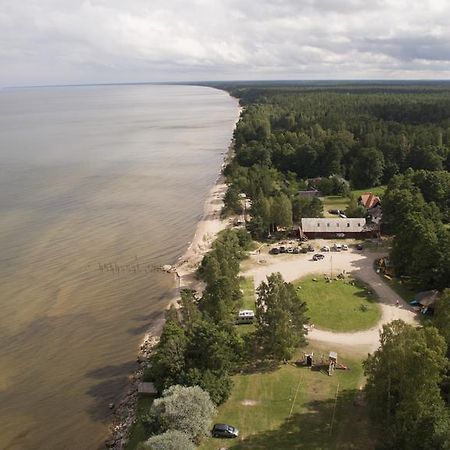 Готель Viesu Nams Мелнсілс Екстер'єр фото