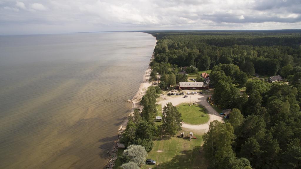 Готель Viesu Nams Мелнсілс Екстер'єр фото